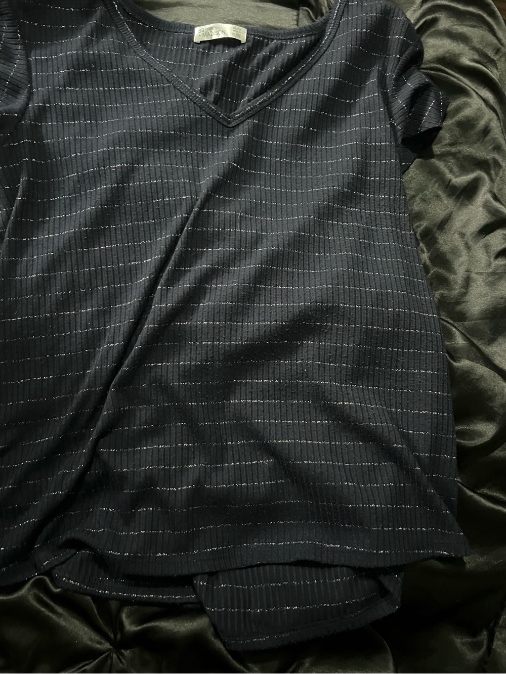 XL 89th and Madison navy stripped blouse. the sleeves flair like a blouse #class